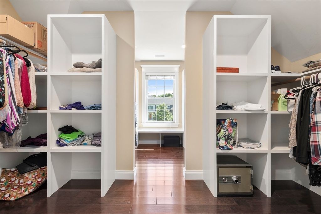 Interior, Recessed Lighting, Walk-in Closets, Wood Texture Flooring