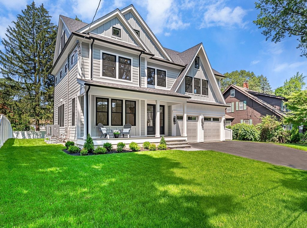 Attached, Exterior, Facade, Farmhouse
