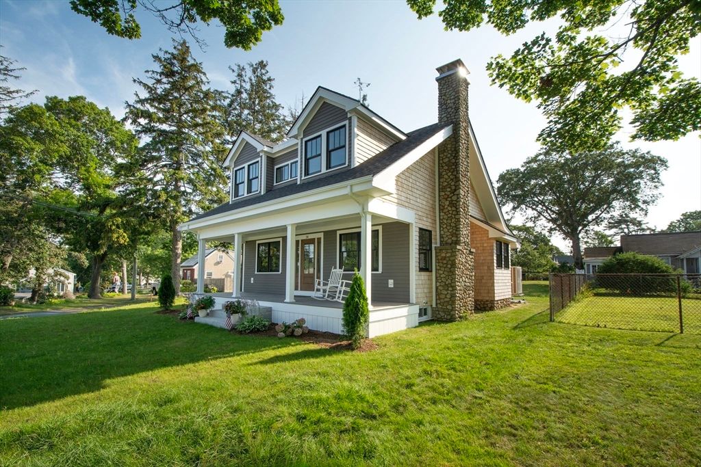 Backyard, Exterior, Facade, Brick Facade, Cape Cod