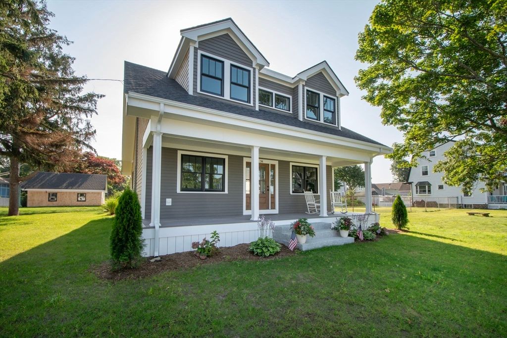 Exterior, Facade, Cape Cod