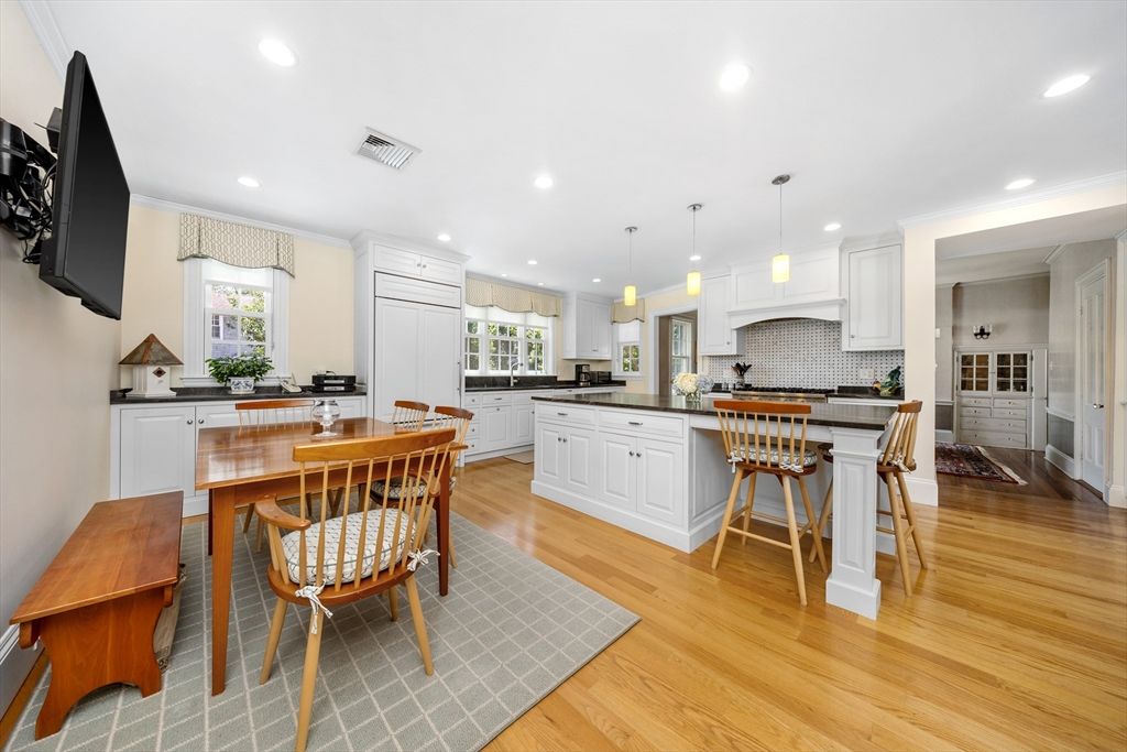 Dining room, Interior, Kitchen, Pendant Lights, Recessed Lighting, Wood Texture Flooring