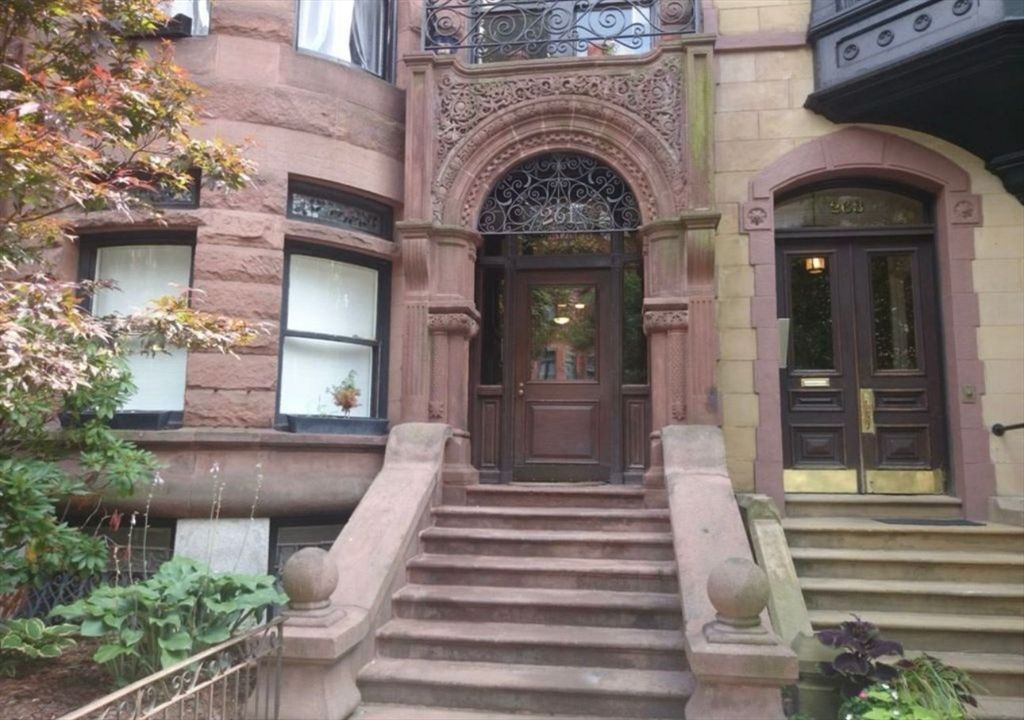 Exterior, Facade, Brownstone