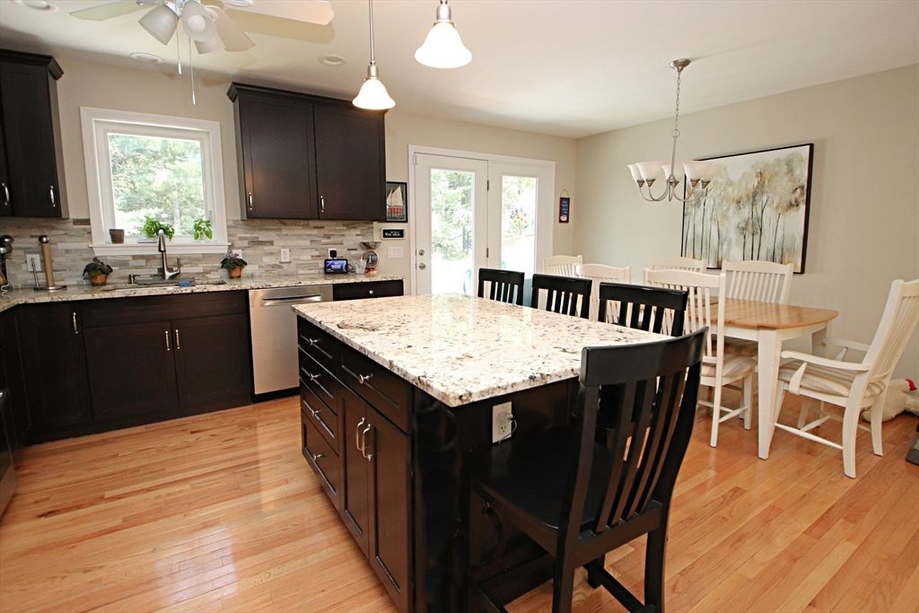 Chandelier, Dining room, Interior, Kitchen, Pendant Lights, Wood Texture Flooring