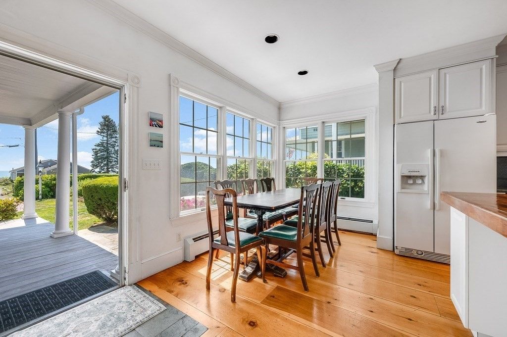 Dining room, Interior, Sun Room, Wood Texture Flooring