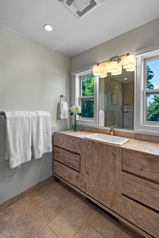 Bathroom, Interior, Recessed Lighting