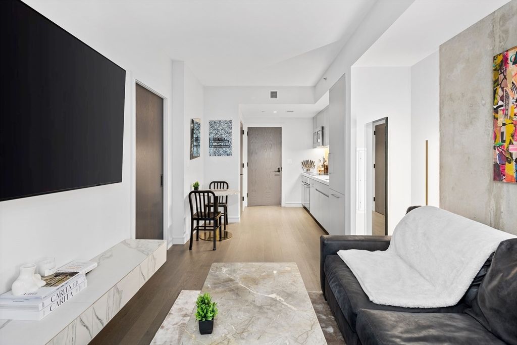Interior, Recessed Lighting, Wood Texture Flooring