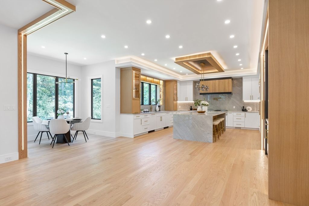 Dining room, Interior, Kitchen, Pendant Lights, Recessed Lighting, Stainless Steel Appliances, Wood Texture Flooring