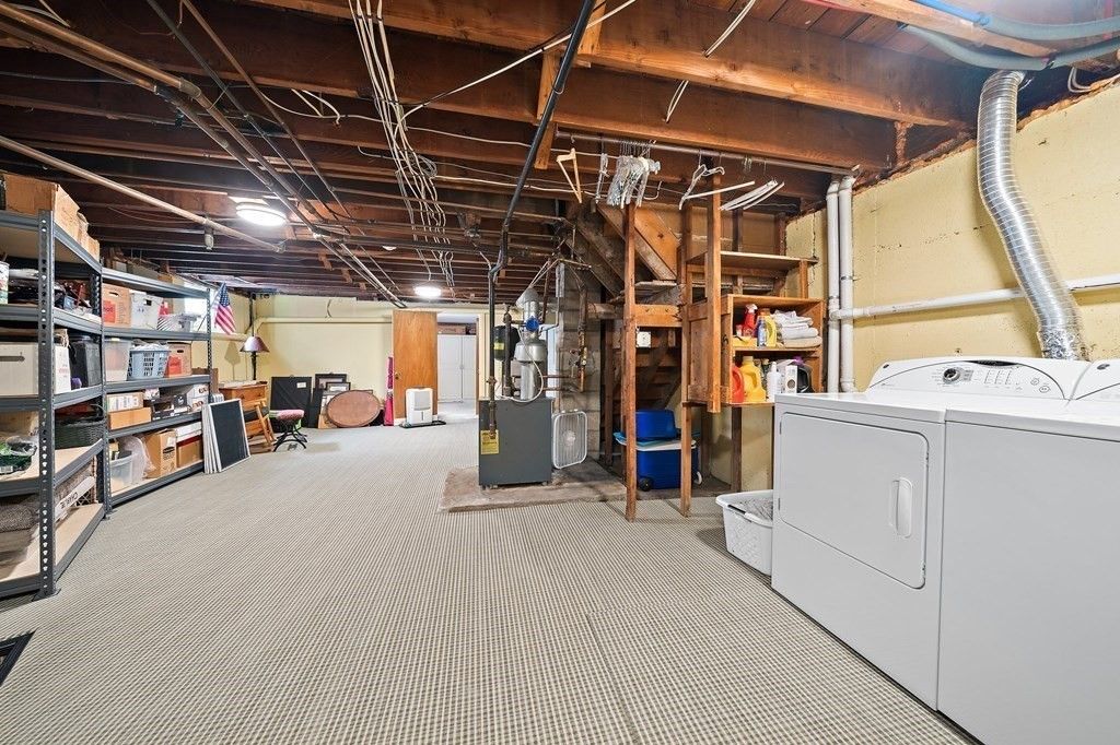 Interior, Utility Closets, Washer, Wooden Beams