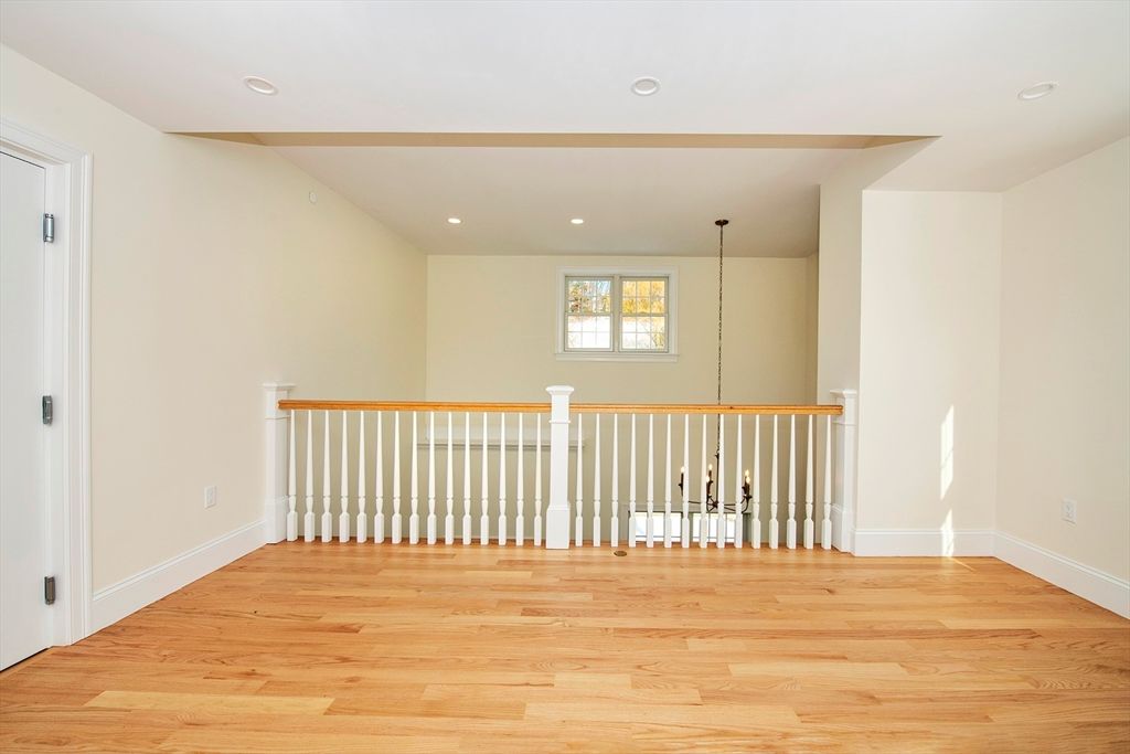 Interior, Pendant Lights, Recessed Lighting, Wood Texture Flooring