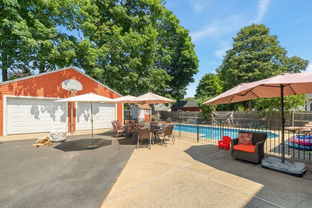 Detached Garage, Exterior, Pool