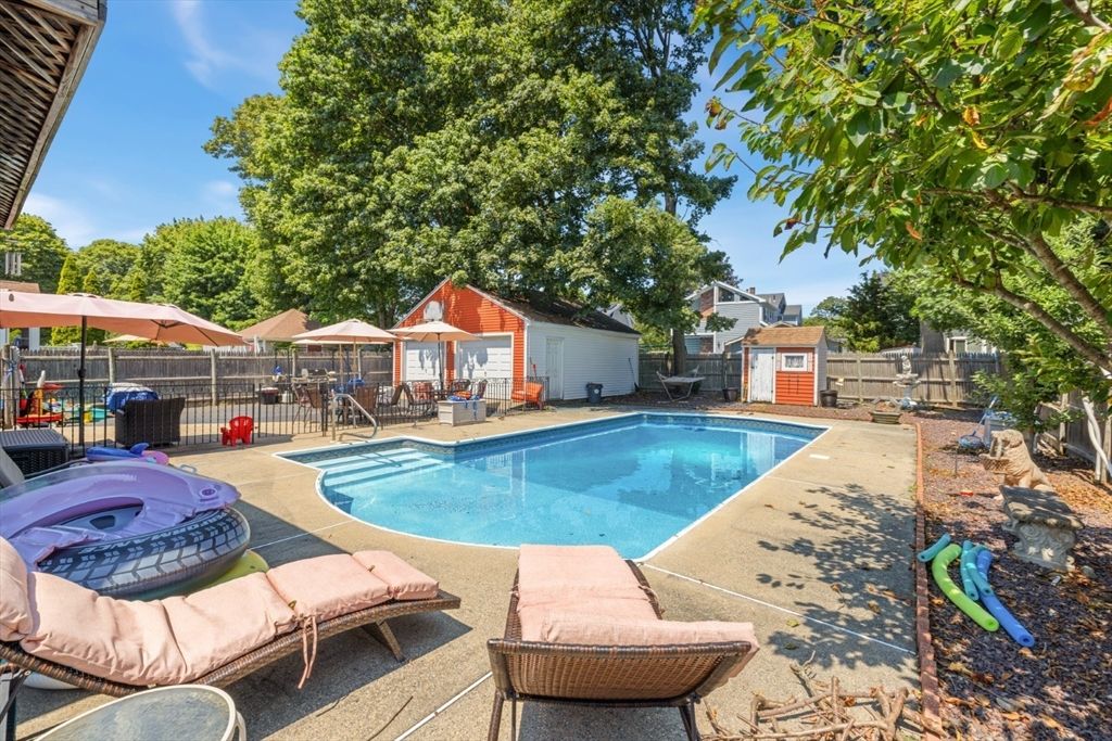 Detached Garage, Exterior, Pool