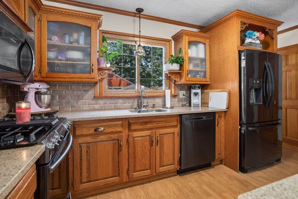 Interior, Kitchen, Pendant Lights, Wood Texture Flooring