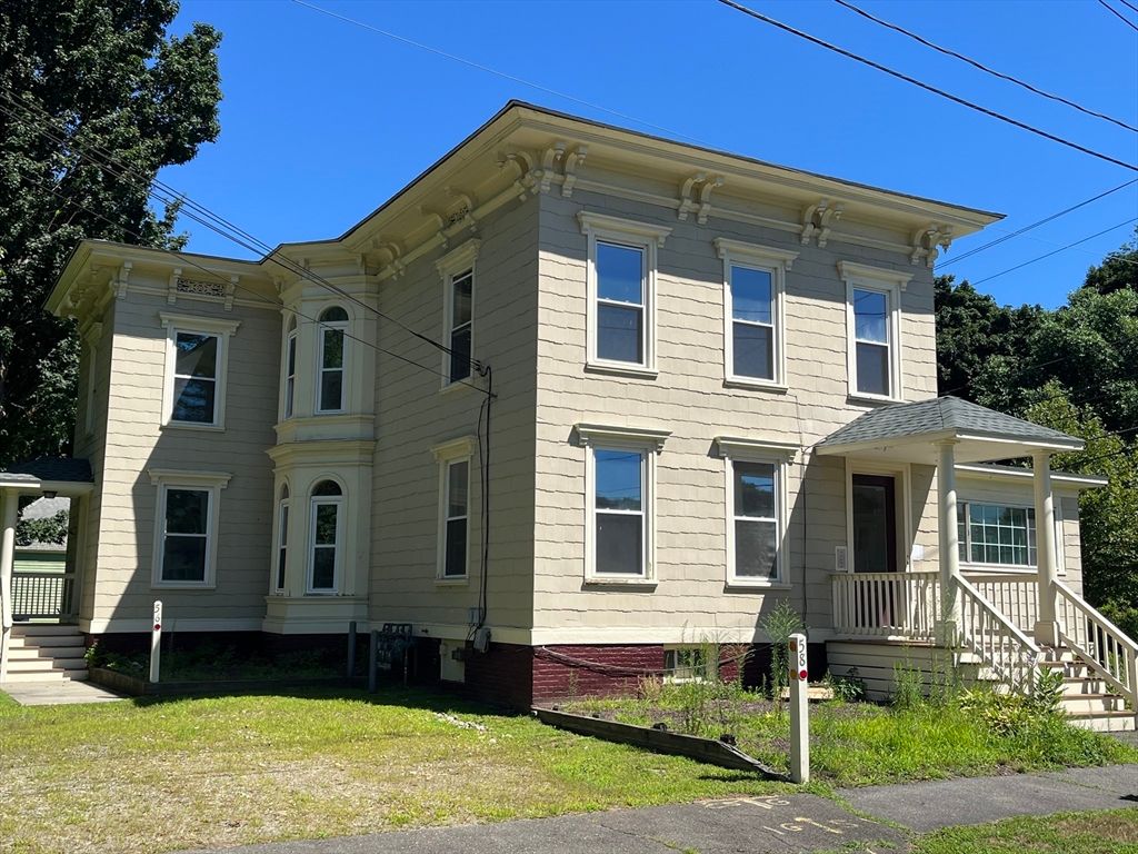 Exterior, Facade, Rowhouse