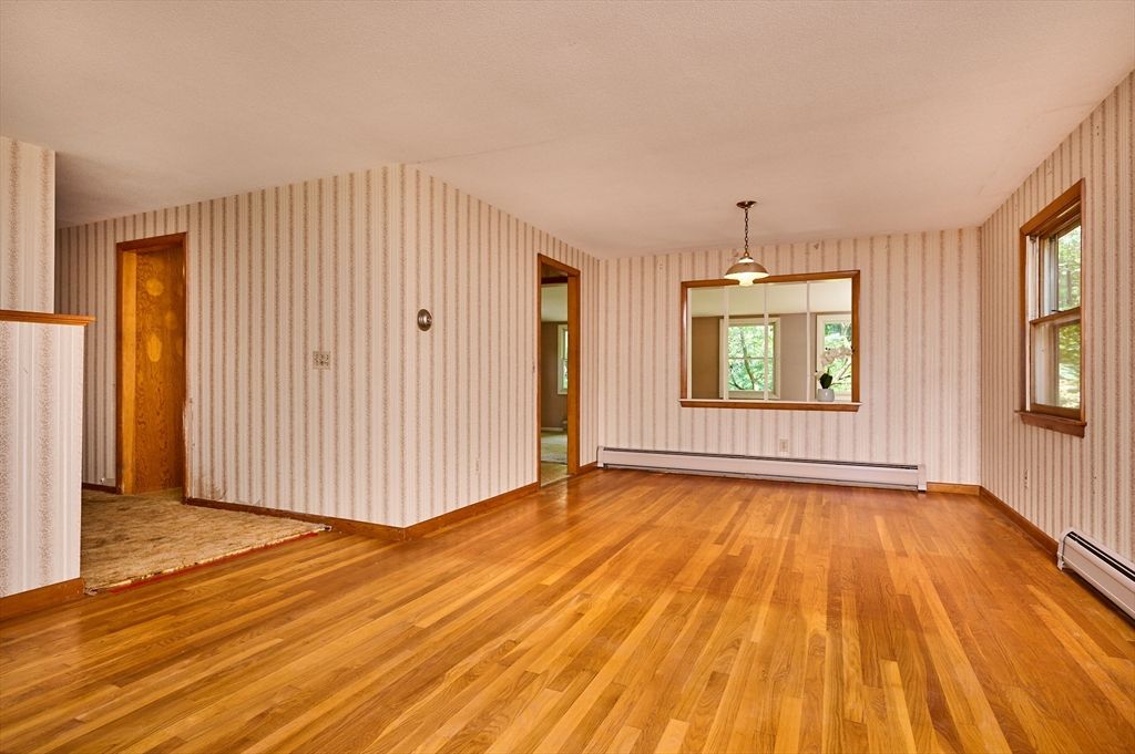 Empty room, Interior, Pendant Lights, Wood Texture Flooring