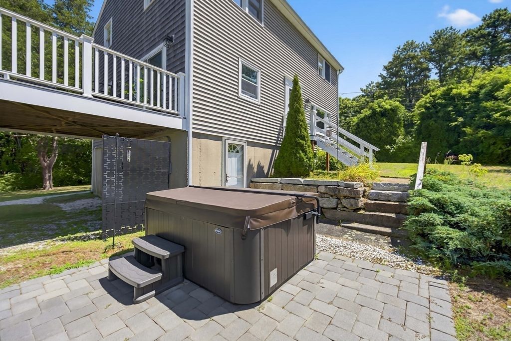 Exterior, Hot Tub