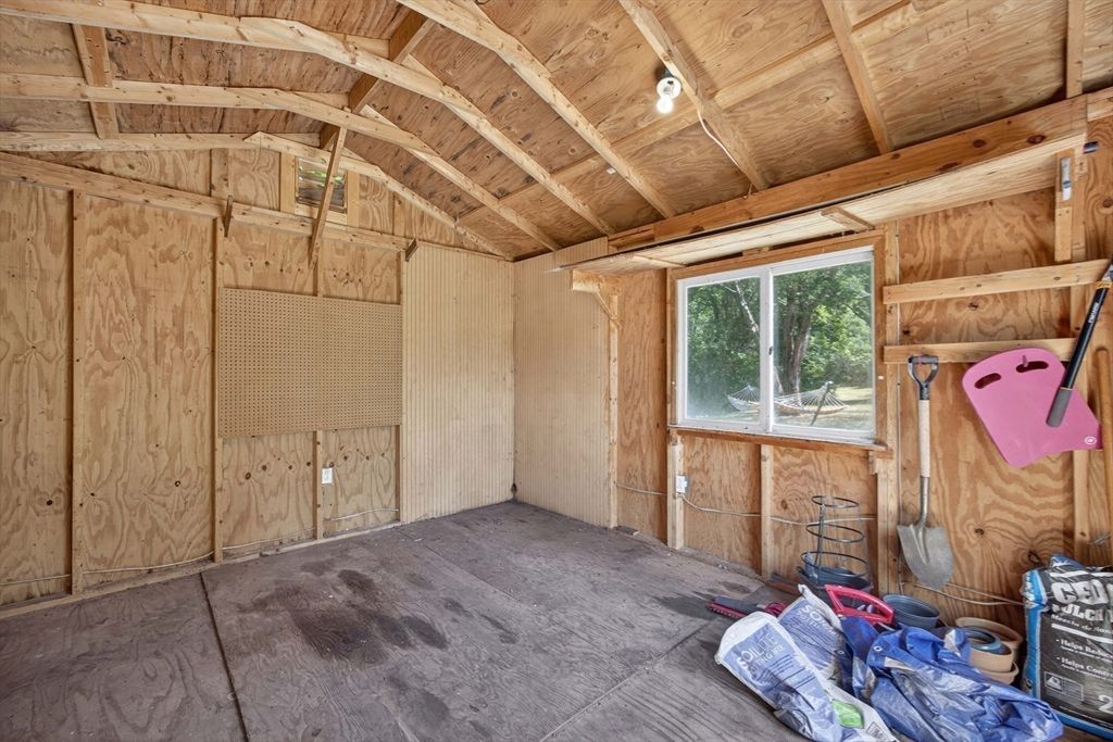 Empty room, Interior, Wooden Beams, Wooden Ceilings, Wooden Walls