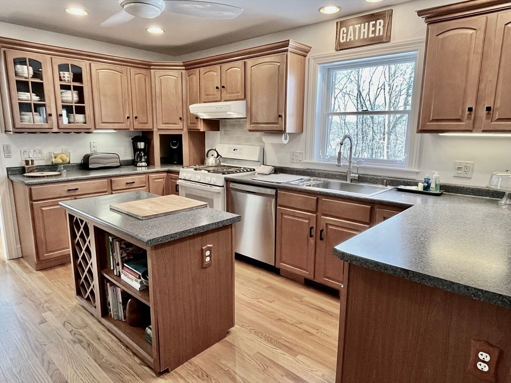 Interior, Kitchen, Recessed Lighting, Wood Texture Flooring