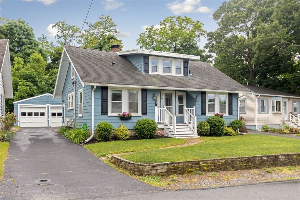 Attached, Detached Garage, Exterior, Facade, Cape Cod