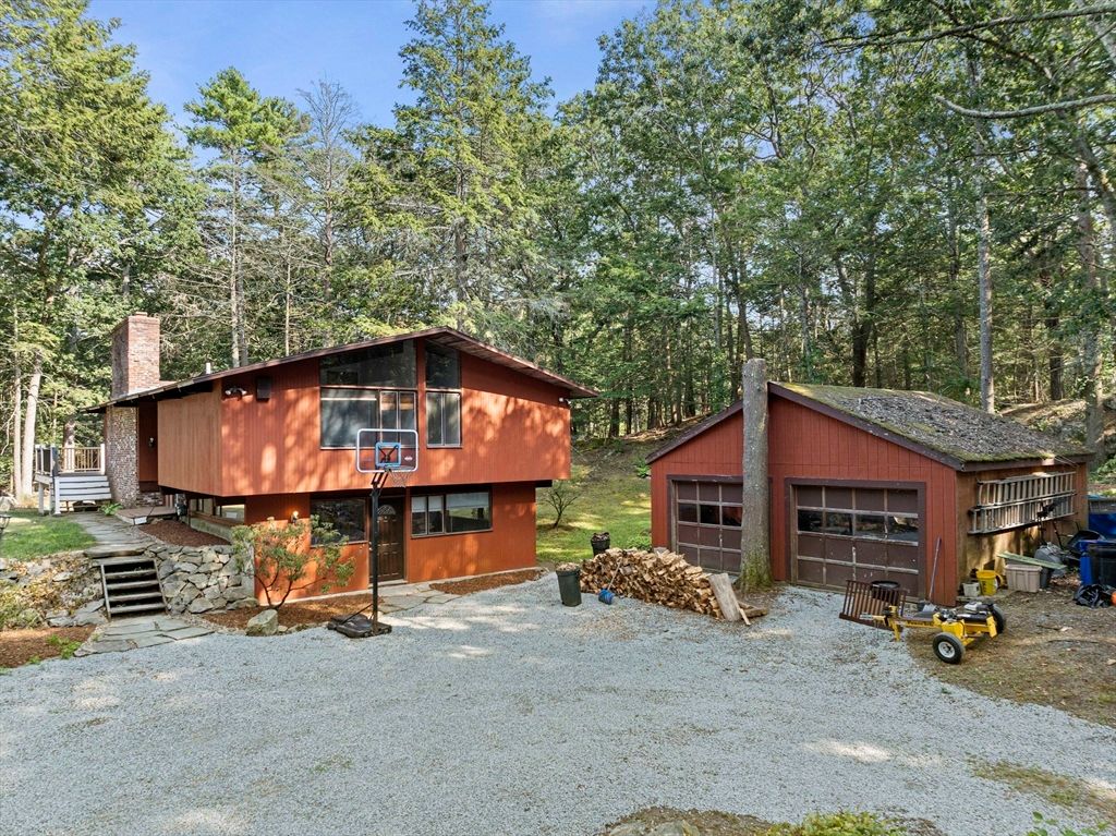 Backyard, Detached Garage, Exterior