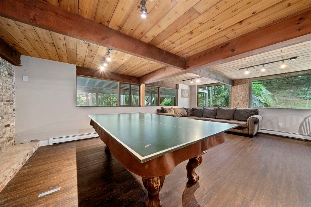 Game Room, Interior, Living room, Stone Walls, Wooden Beams, Wooden Ceilings, Wood Texture Flooring