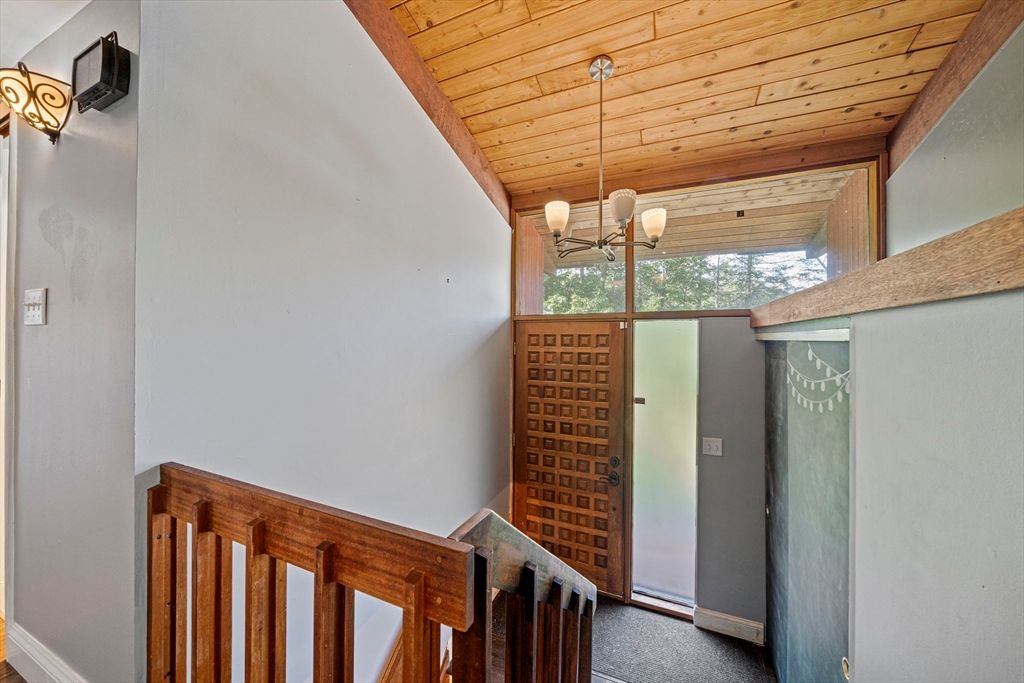 Interior, Pendant Lights, Wooden Ceilings