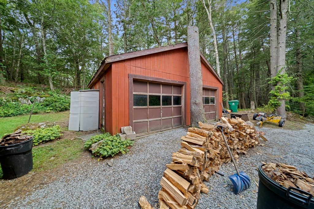 Detached Garage, Exterior