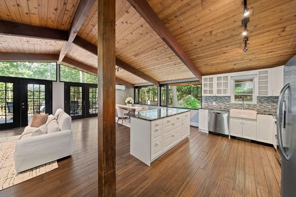 Interior, Kitchen, Living room, Wooden Beams, Wooden Ceilings, Wood Texture Flooring