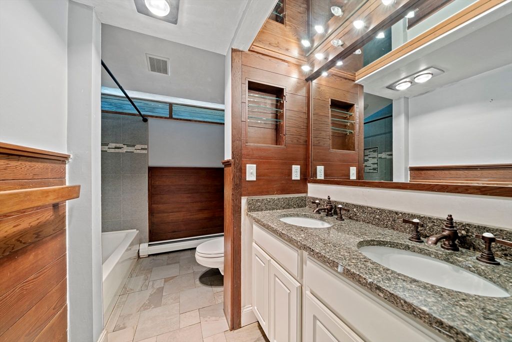 Bathroom, Dual Sink Vanities, Interior