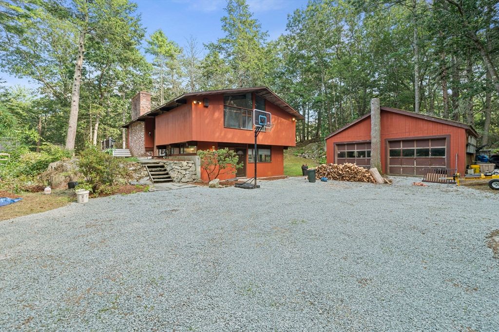 Backyard, Detached Garage, Exterior