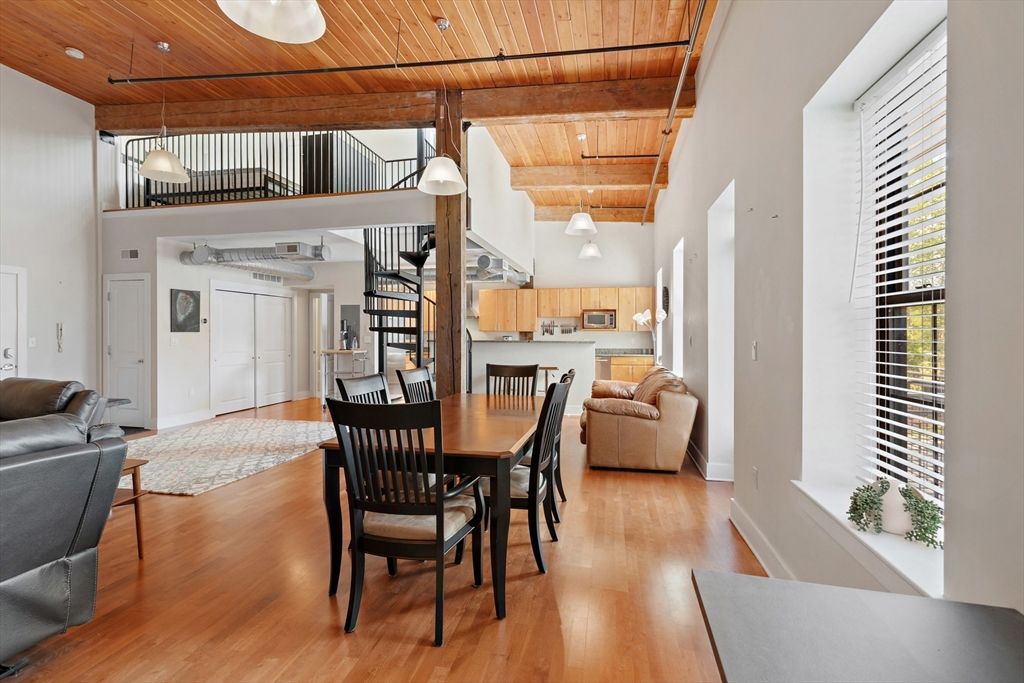 Dining room, Interior, Kitchen, Pendant Lights, Wooden Beams, Wooden Ceilings, Wood Texture Flooring