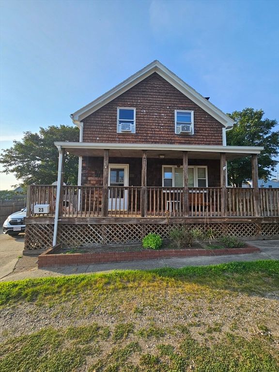 Exterior, Facade, Log Home