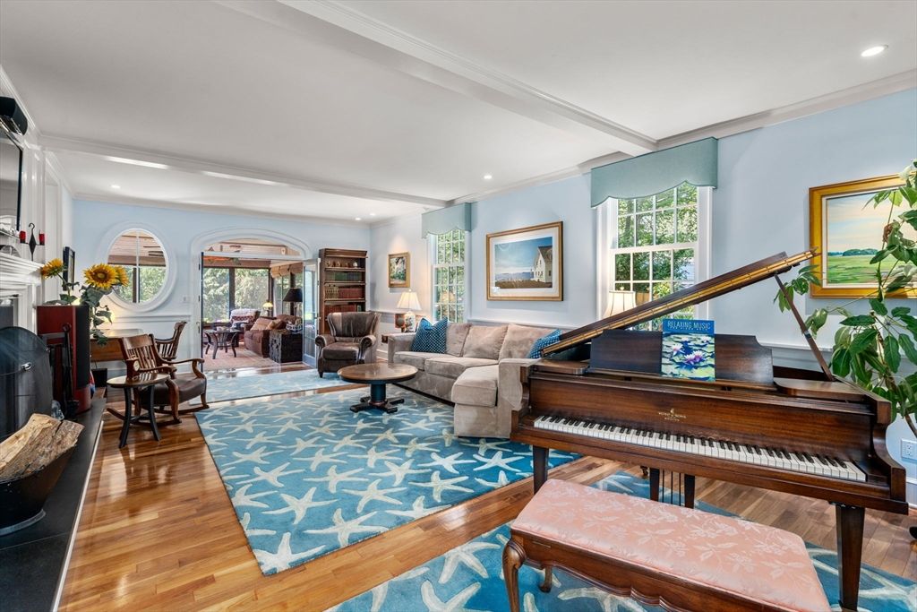 Interior, Living room, Piano, Recessed Lighting, Wood Texture Flooring