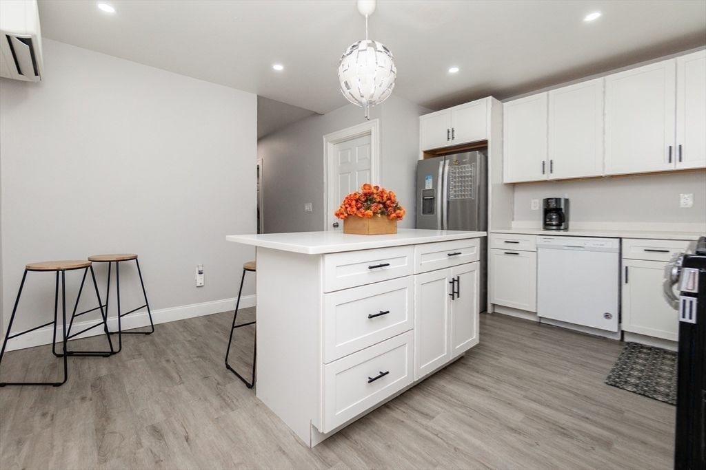 Interior, Kitchen, Pendant Lights, Recessed Lighting, Wood Texture Flooring