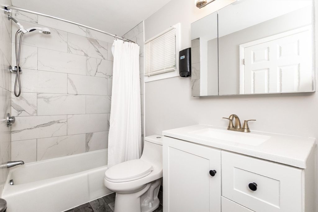 Bathroom, Interior, Marble Walls