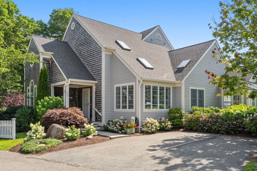 Exterior, Facade, Farmhouse