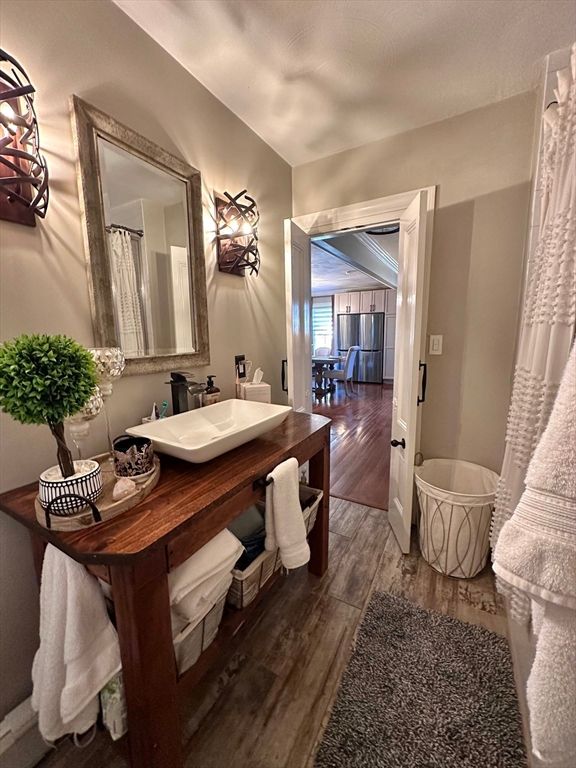 Bathroom, Dining room, Interior, Wood Texture Flooring