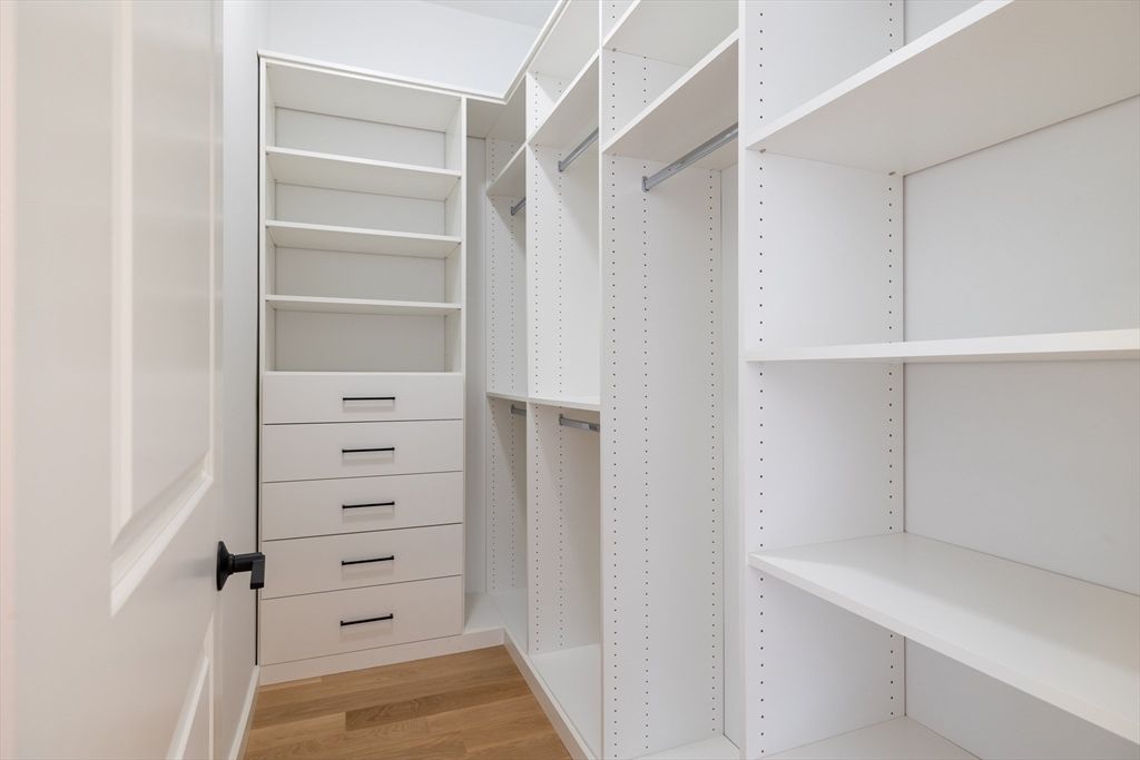 Interior, Walk-in Closets, Wood Texture Flooring