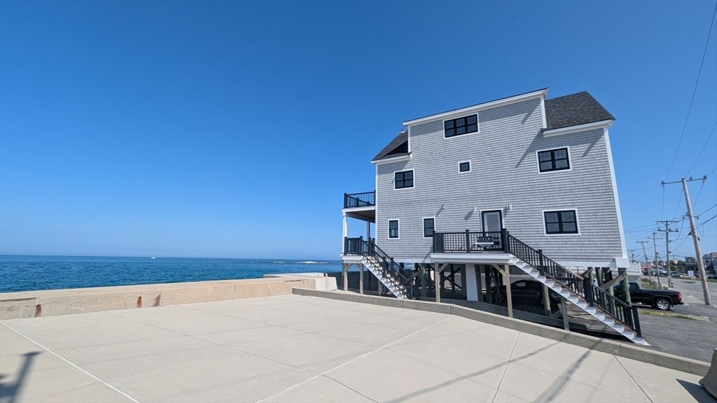 Exterior, Pool, Water