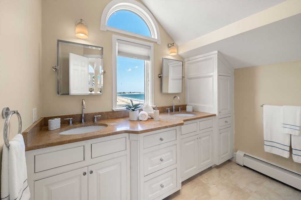 Bathroom, Dual Sink Vanities, Interior, Water