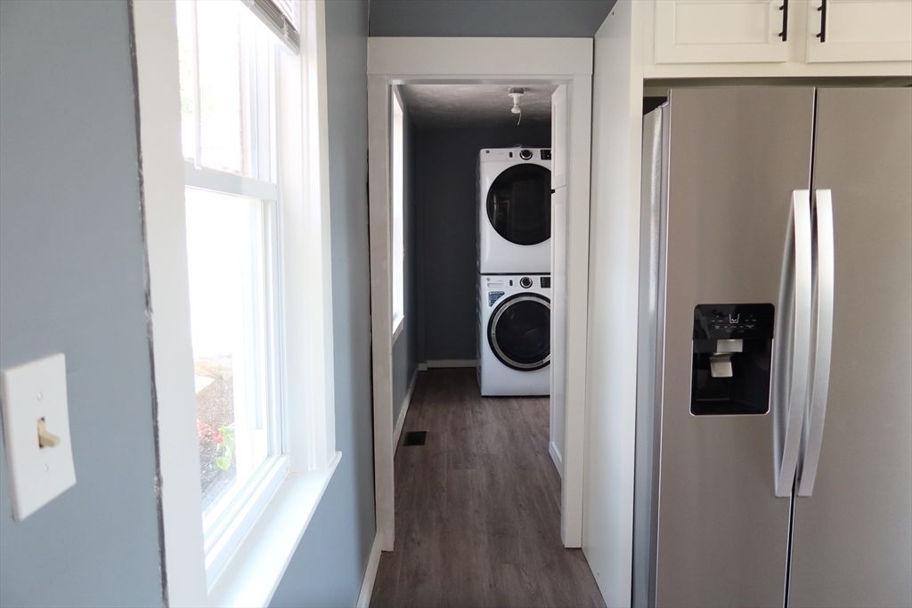 Interior, Utility Closets, Washer, Wood Texture Flooring