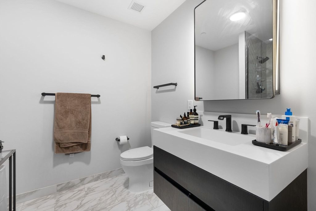 Bathroom, Interior, Marble, Recessed Lighting