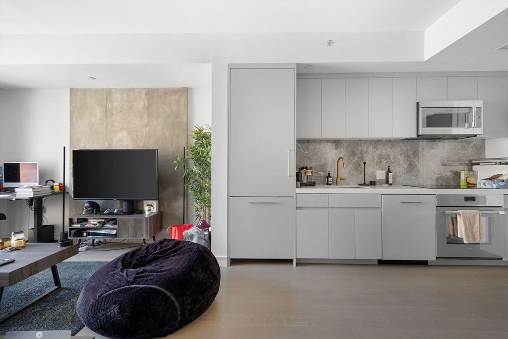Interior, Kitchen, Stainless Steel Appliances