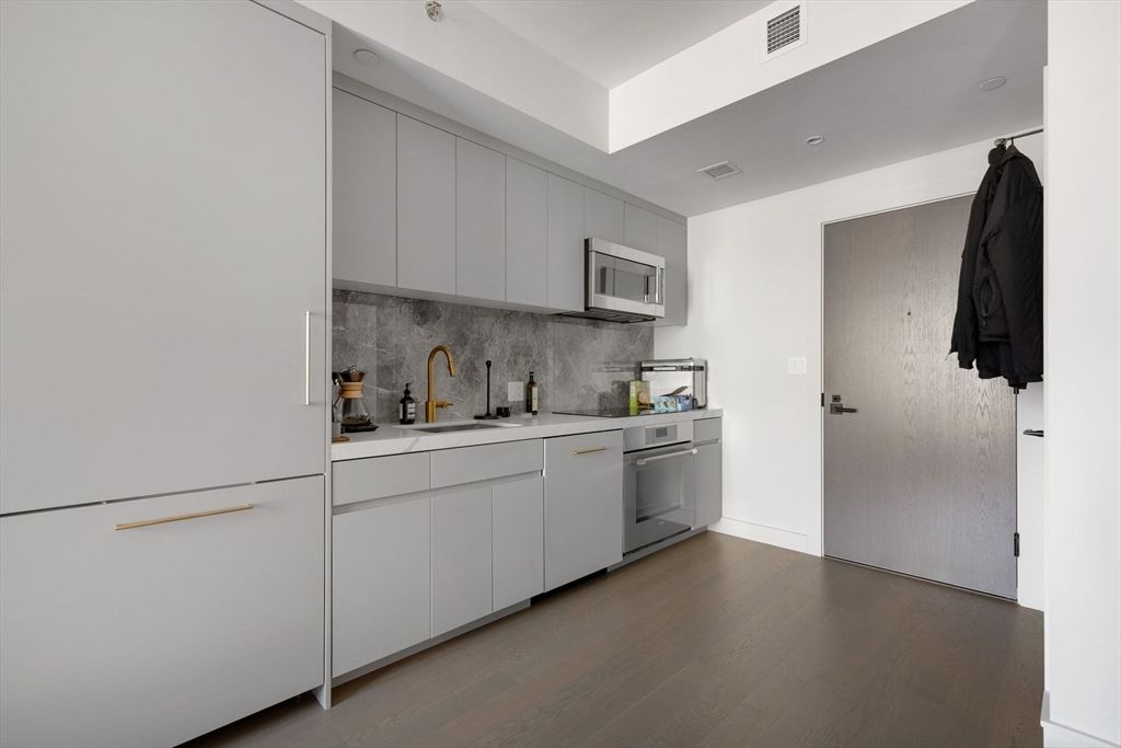 Interior, Kitchen, Recessed Lighting, Wood Texture Flooring