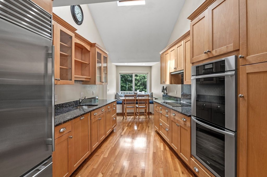 Dining room, Interior, Kitchen, Stainless Steel Appliances, Wood Texture Flooring
