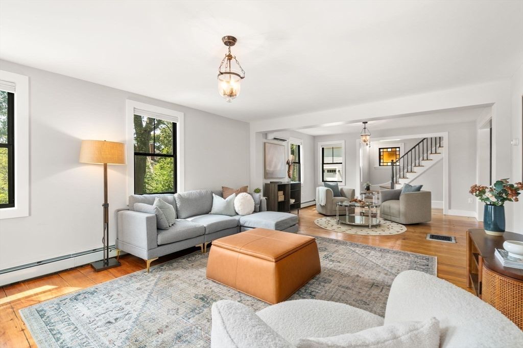Interior, Living room, Pendant Lights, Wood Texture Flooring