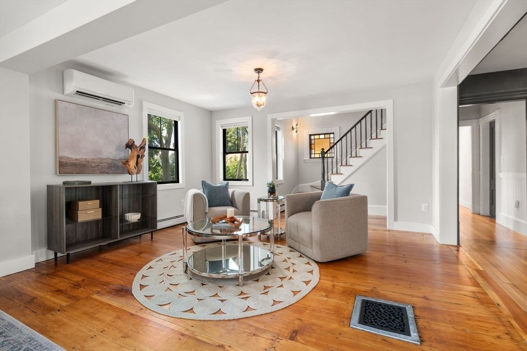 Interior, Living room, Pendant Lights, Wood Texture Flooring