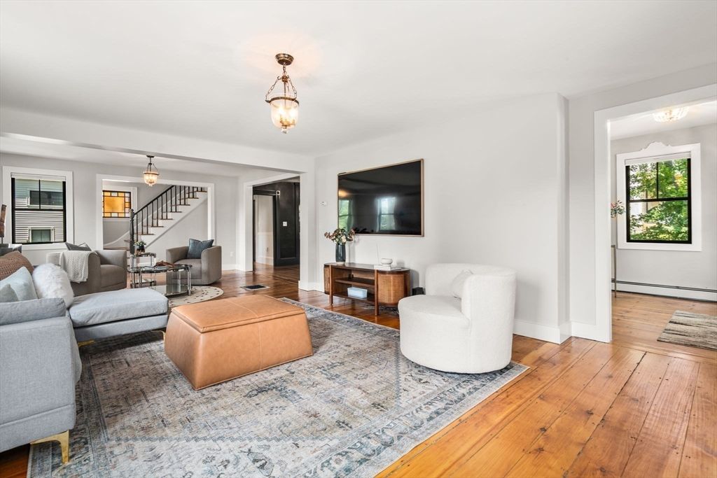 Interior, Living room, Pendant Lights, Wood Texture Flooring