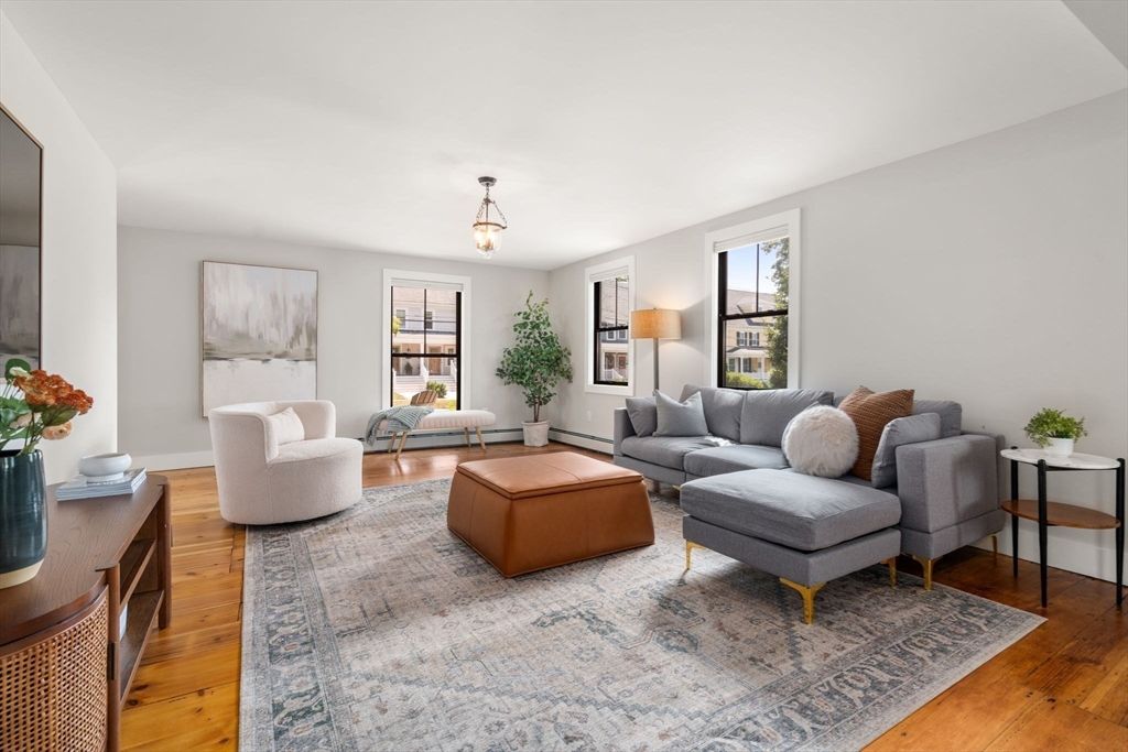 Interior, Living room, Pendant Lights, Wood Texture Flooring