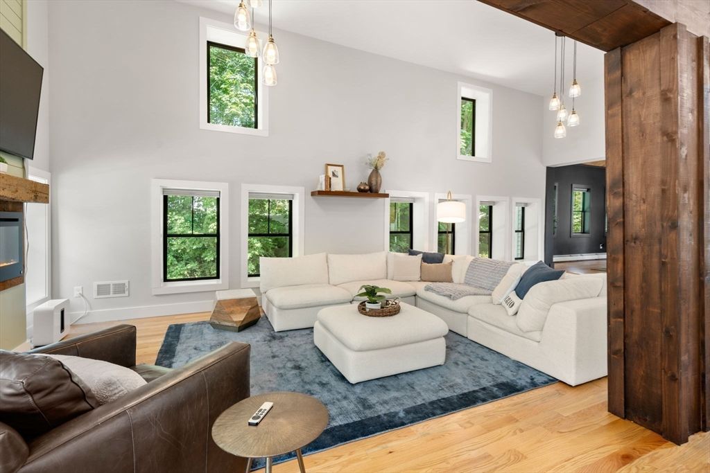 Interior, Living room, Pendant Lights, Wood Texture Flooring