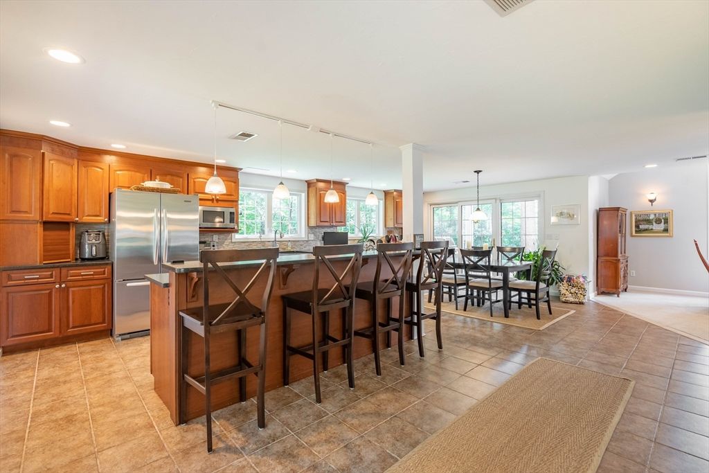 Dining room, Interior, Kitchen, Pendant Lights, Recessed Lighting, Stainless Steel Appliances